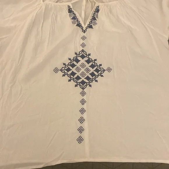 New Boho white and blue embroidered peasant top - Picture 4 of 7